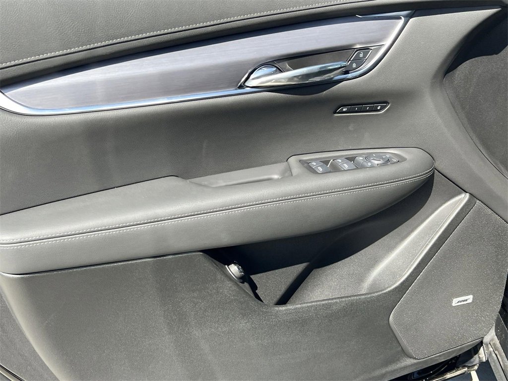 New 2025 Cadillac XT6 Luxury image 10