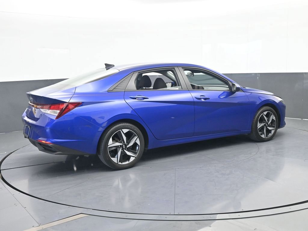 Used 2023 Hyundai Elantra SEL w/ Convenience Package FWD image 8