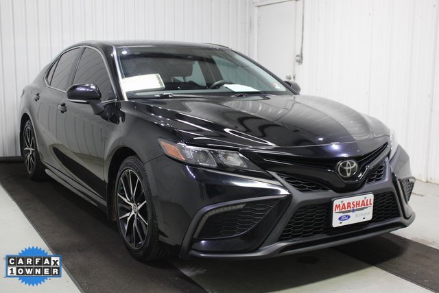 Used 2023 Toyota Camry SE image 1