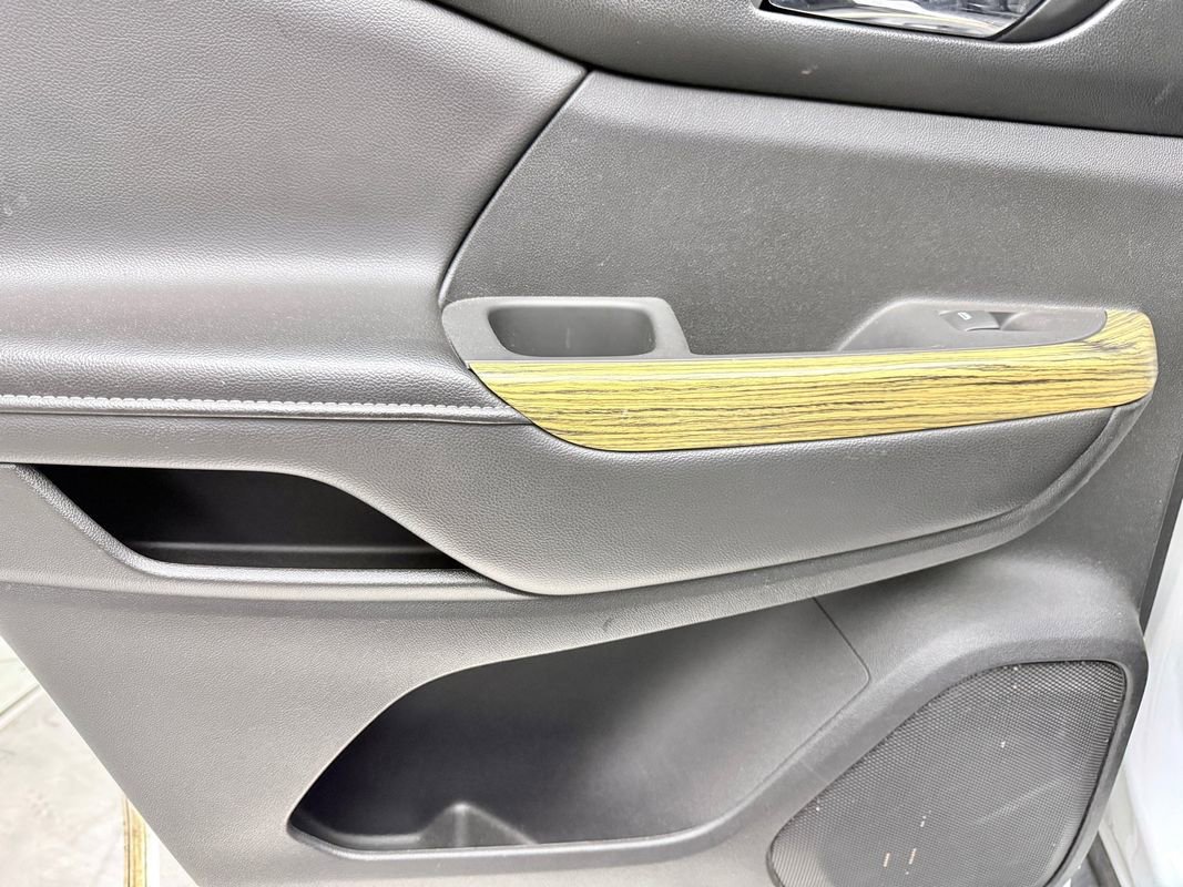 Used 2018 GMC Acadia Denali w/ Technology Package image 17