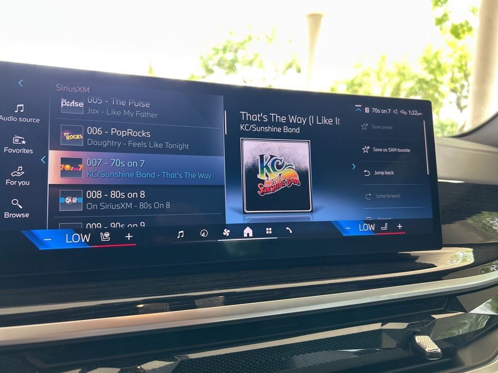 Used 2024 BMW X5 xDrive40i w/ M Sport Package image 9