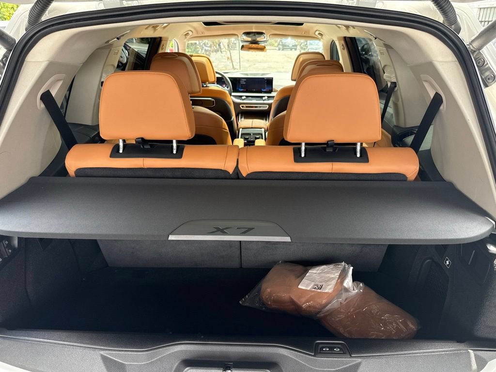 Used 2024 BMW X7 xDrive40i w/ Climate Comfort Package AWD/4WD image 18