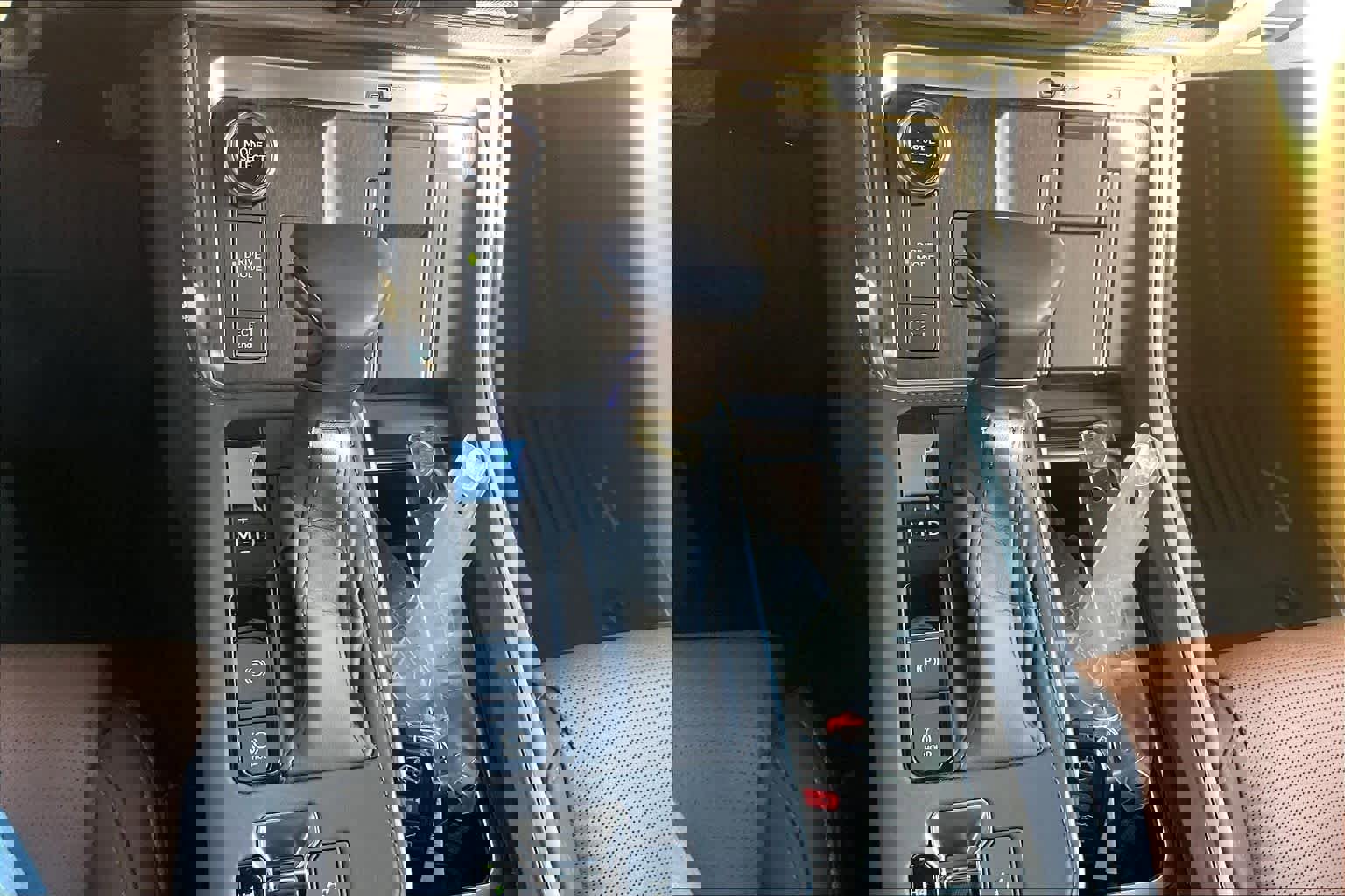 Used 2024 Lexus GX 550 w/ Accessory Package (2T) image 33