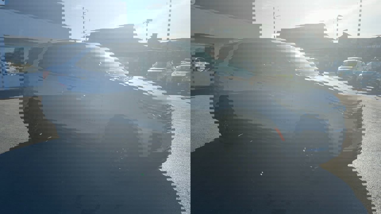 Used 2024 Chevrolet Equinox LS w/ LS Convenience Package image 9