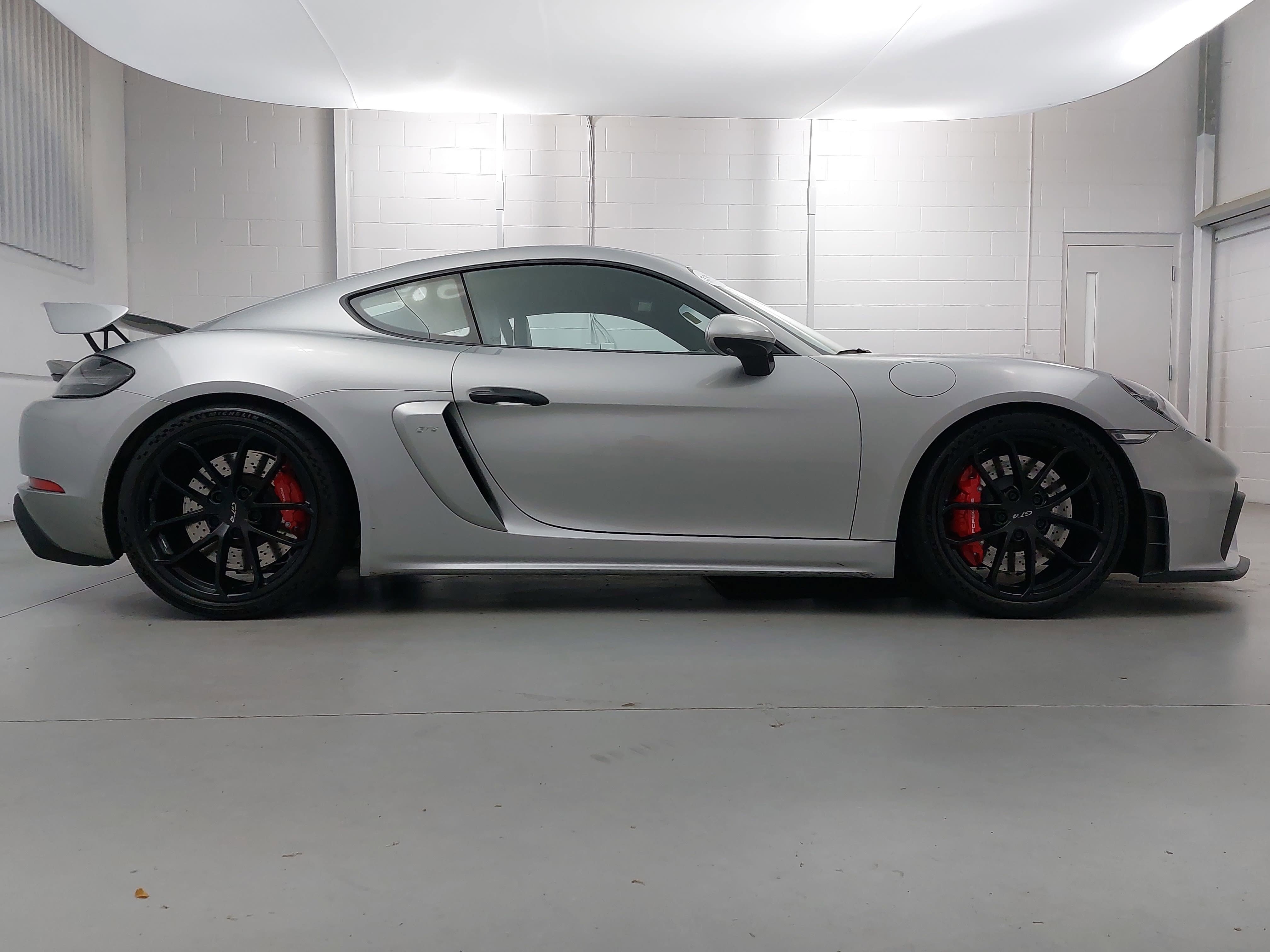 Certified 2022 Porsche 718 Cayman GT4 RWD image 8