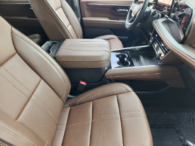 Used 2026 Chevrolet Tahoe High Country AWD/4WD image 18