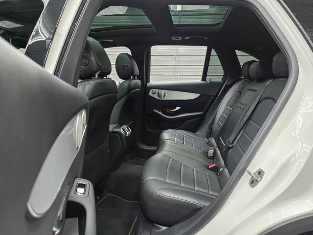 Used 2021 Mercedes-Benz GLC 300 4MATIC image 17