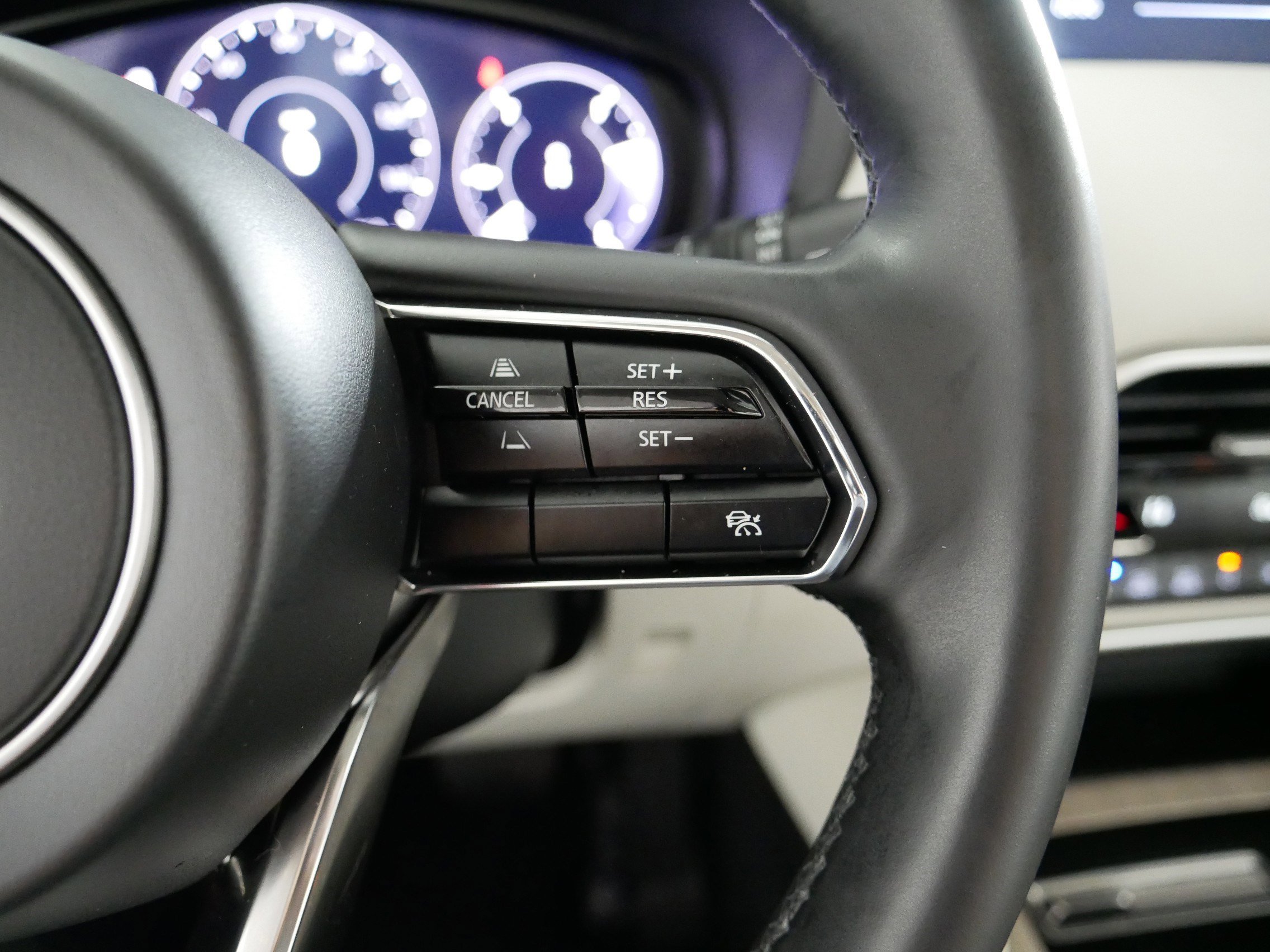 Used 2024 MAZDA CX-90 Plug-In Hybrid w/ Premium Plus AWD/4WD image 28