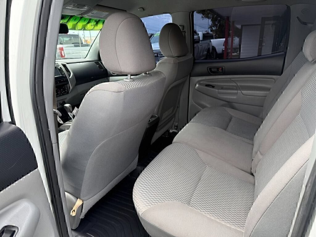 Used 2013 Toyota Tacoma PreRunner w/ SR5 Pkg RWD image 12