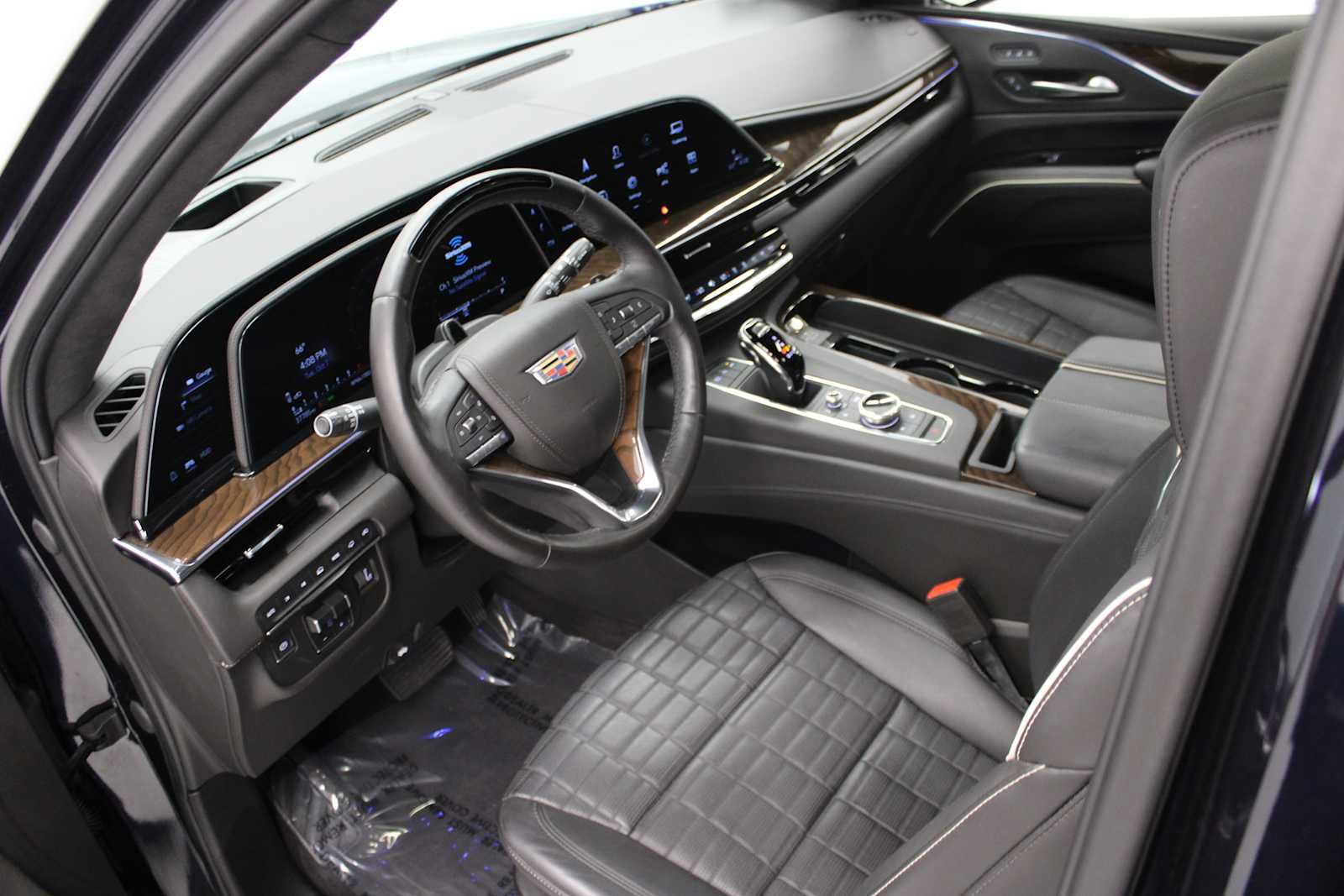 Certified 2024 Cadillac Escalade ESV Sport Platinum w/ LPO, ONYX Package image 20