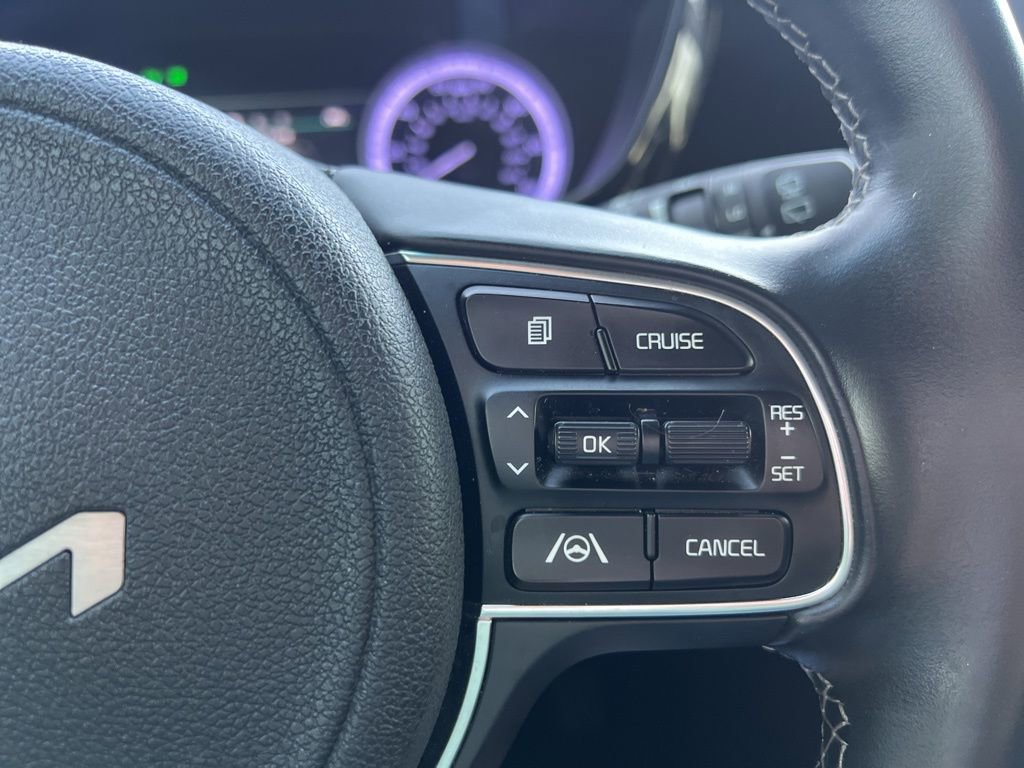 Used 2022 Kia Niro LXS image 25