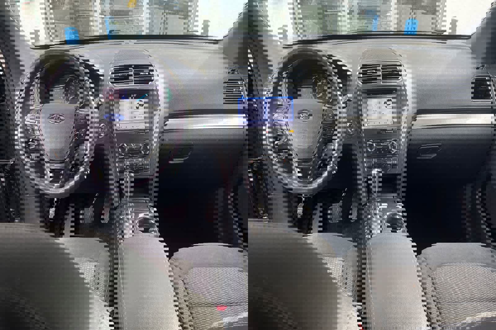 Used 2019 Ford Explorer XLT w/ Equipment Group 201A image 3