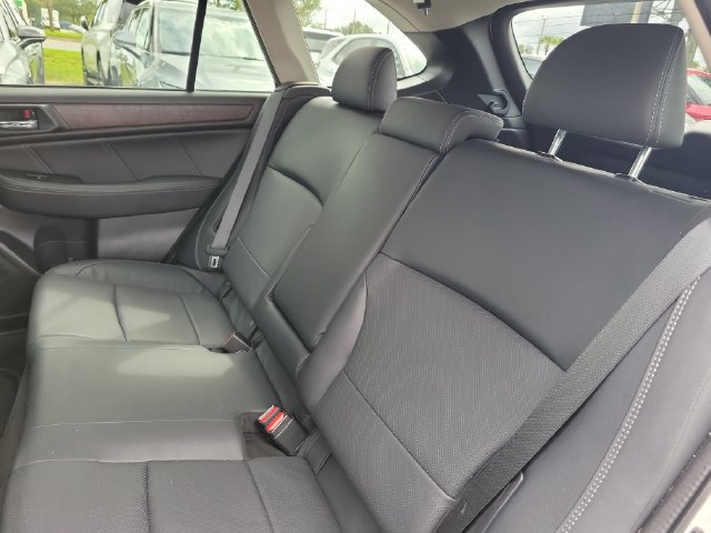 Used 2019 Subaru Outback 3.6R Limited AWD/4WD image 18