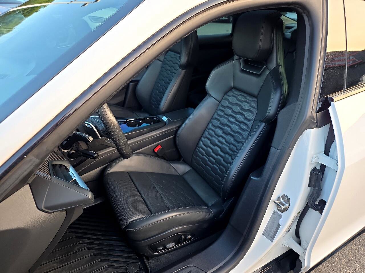 Used 2022 Audi e-tron GT Premium Plus w/ Performance Package image 29