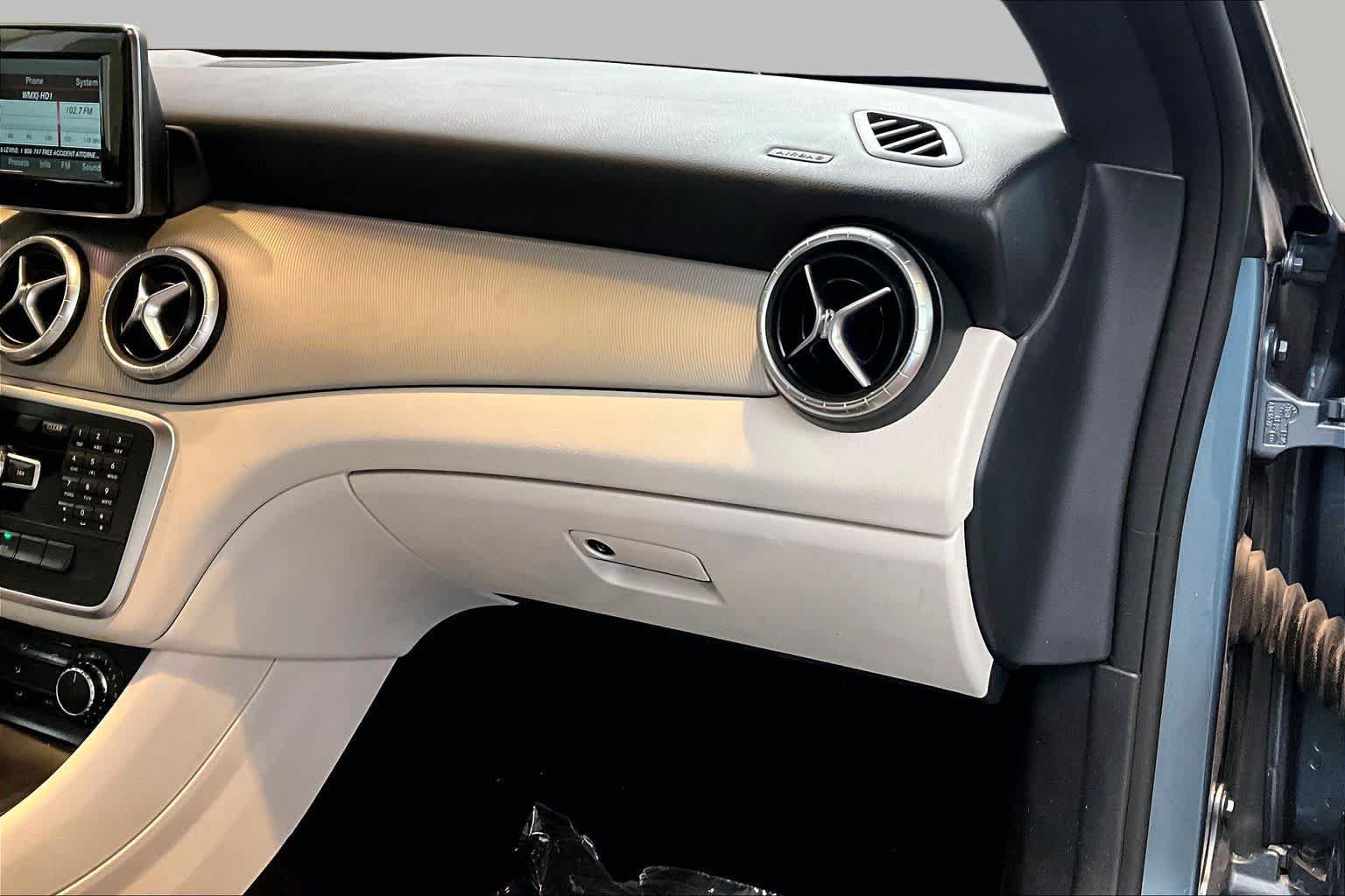 Used 2014 Mercedes-Benz CLA 250 image 16