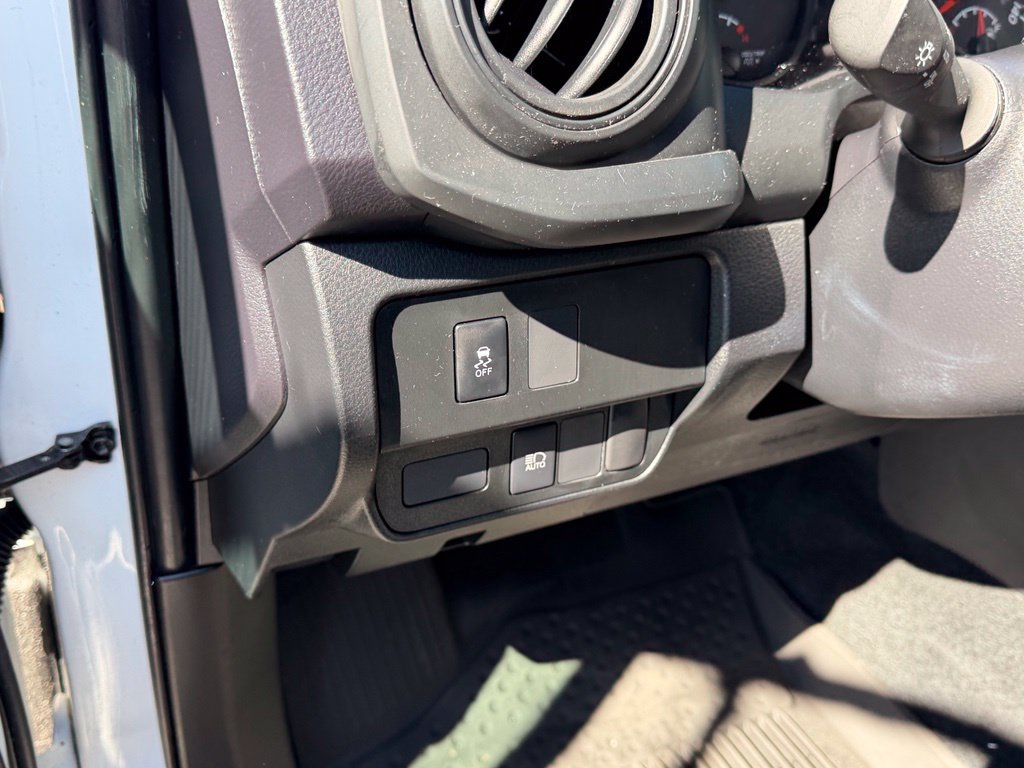 Certified 2022 Toyota Tacoma SR w/ SX Package AWD/4WD image 14