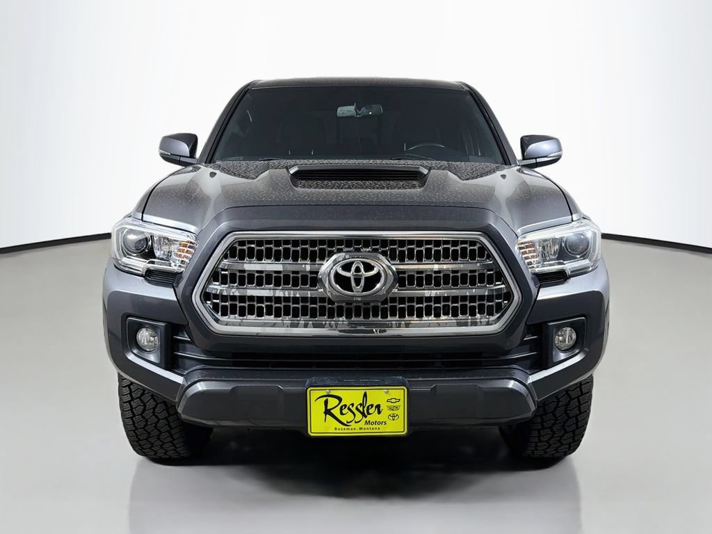 Used 2016 Toyota Tacoma TRD Sport AWD/4WD image 2