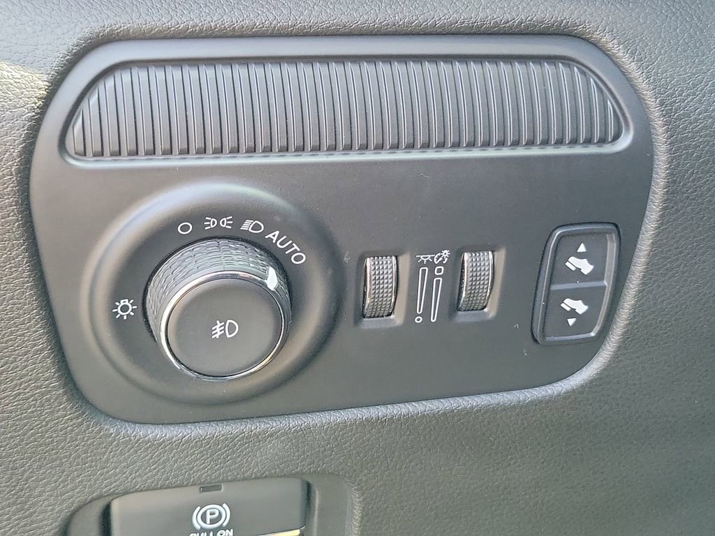 Used 2023 Jeep Wagoneer Series III w/ Convenience Group I AWD/4WD image 18
