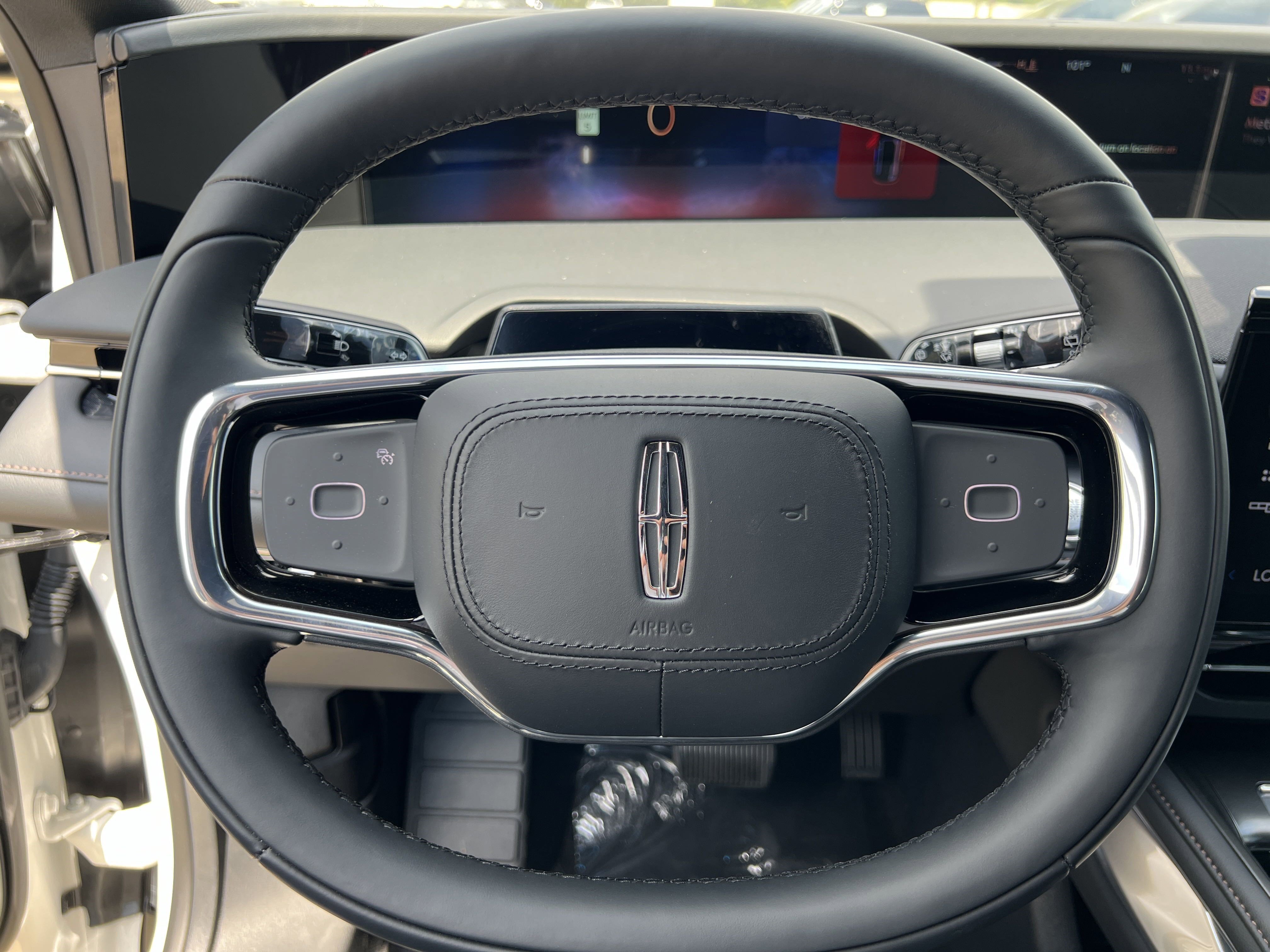 New 2025 Lincoln Nautilus Premier w/ Equipment Group 102A image 17