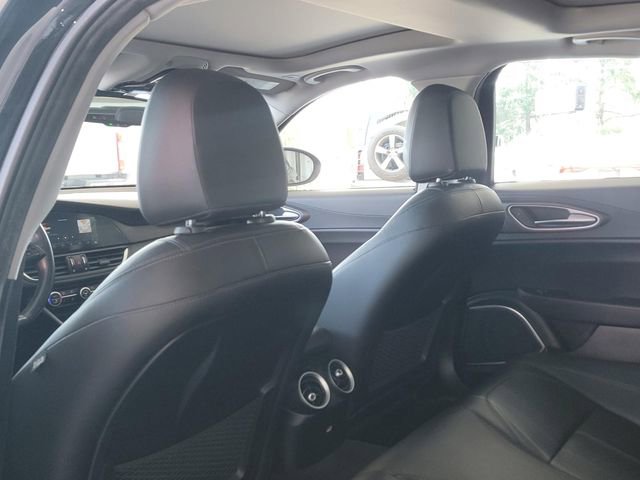 Used 2021 Alfa Romeo Giulia Ti w/ Nero Edizione image 11