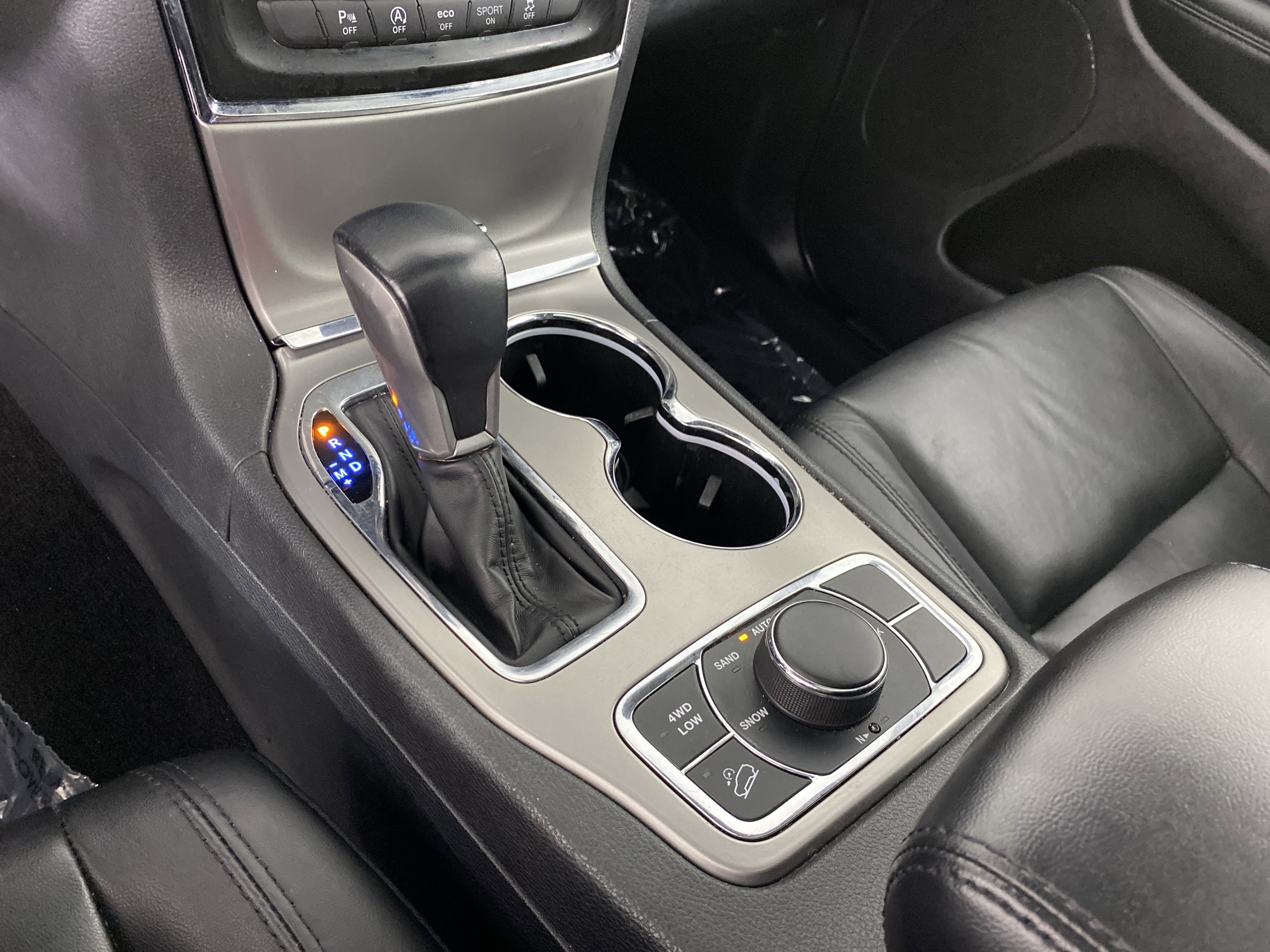 Used 2022 Jeep Grand Cherokee Limited image 32