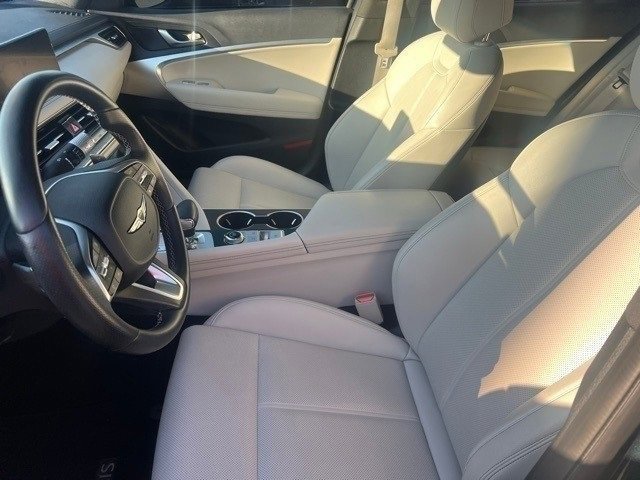 Used 2024 Genesis G70 2.5T image 9