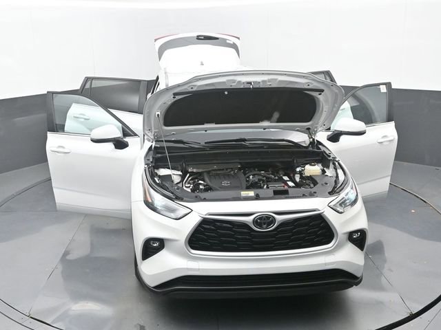 Used 2023 Toyota Highlander LE image 36