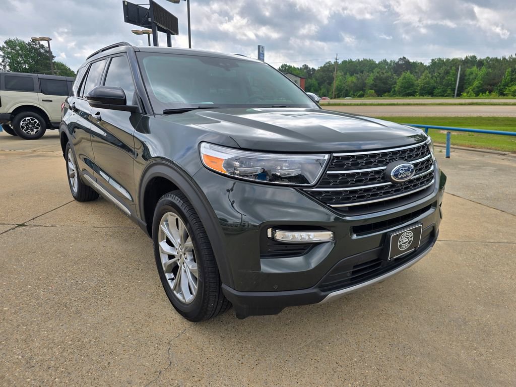Used 2024 Ford Explorer XLT w/ Equipment Group 202A AWD/4WD image 7