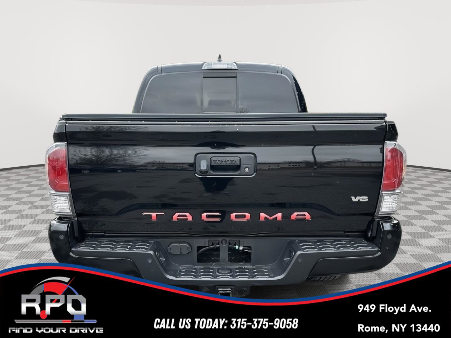 Used 2021 Toyota Tacoma TRD Off-Road w/ TRD Premium Off Road Package AWD/4WD image 4