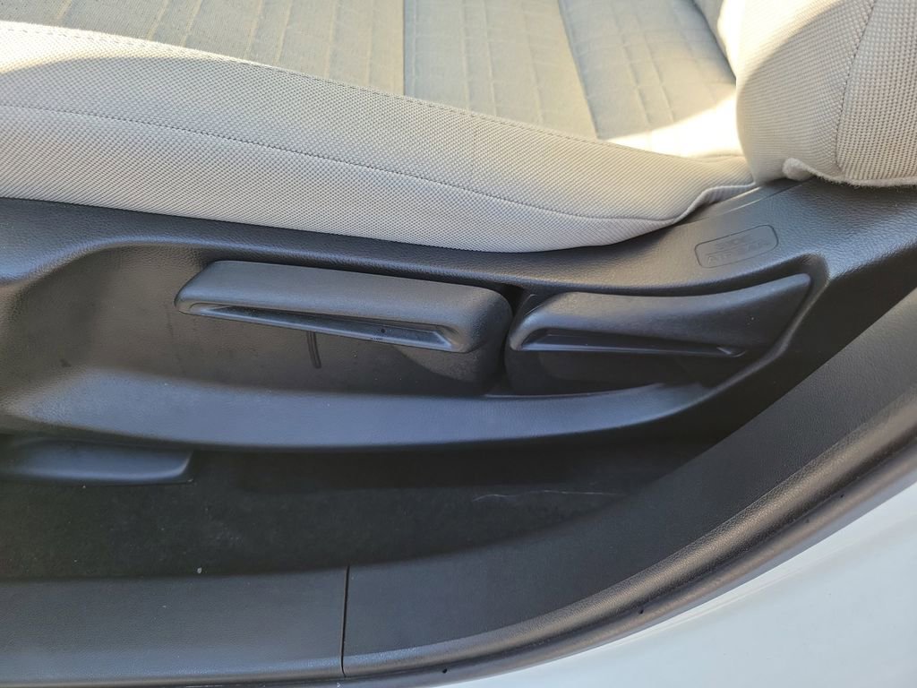 Certified 2023 Honda HR-V LX image 21