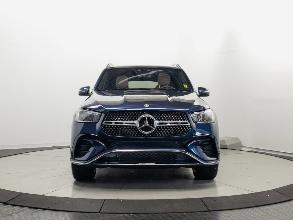Used 2025 Mercedes-Benz GLE 450e 4MATIC w/ AMG Line Exterior image 2