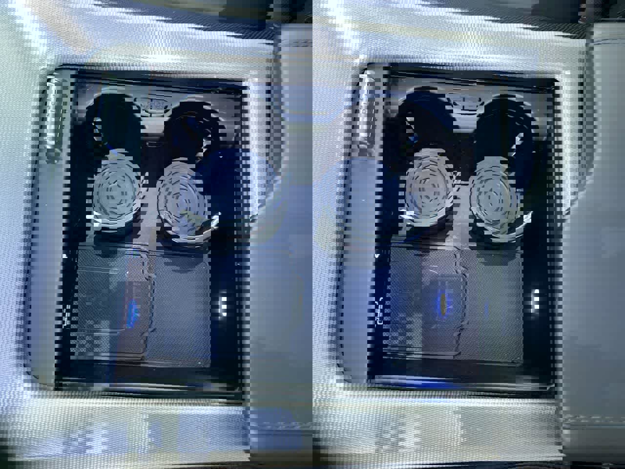 Used 2024 Hyundai Palisade Calligraphy image 28