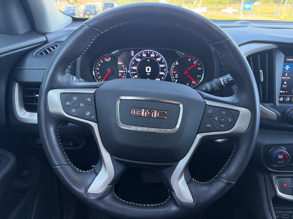 Used 2023 GMC Terrain Denali w/ Denali Premium Package AWD/4WD image 14