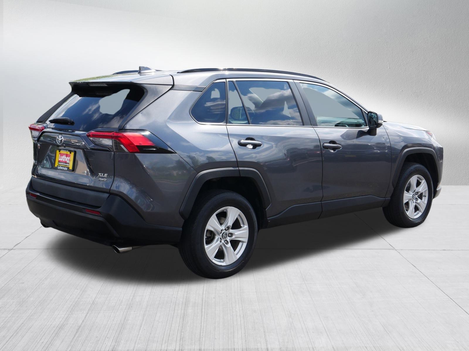 Used 2019 Toyota RAV4 XLE image 7