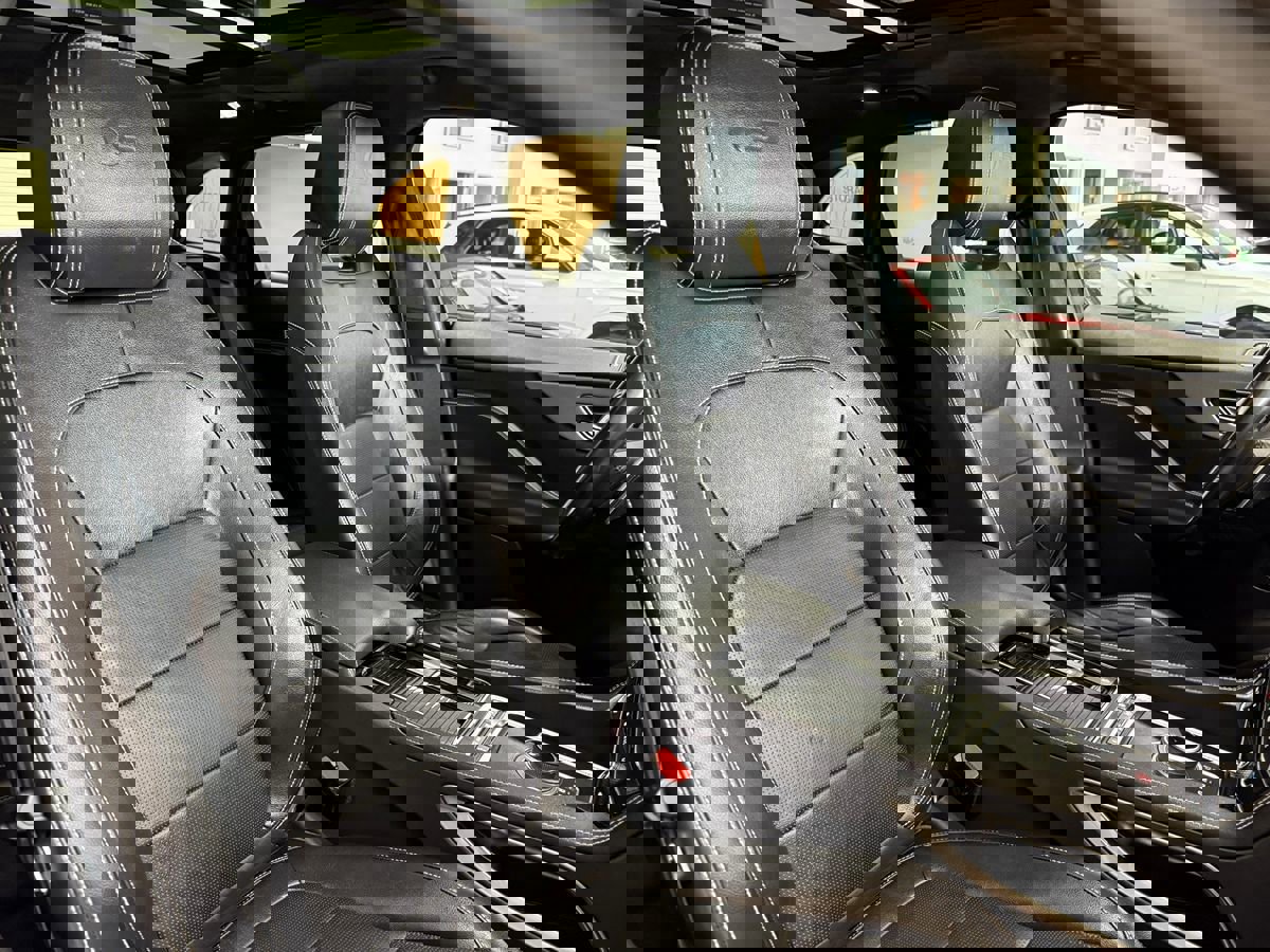 Used 2019 Jaguar F-PACE S image 18