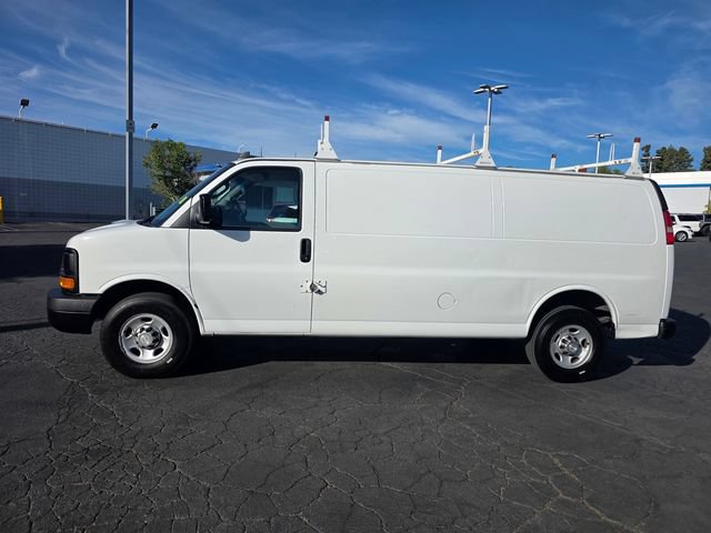 Used 2016 Chevrolet Express 2500 Extended RWD image 4
