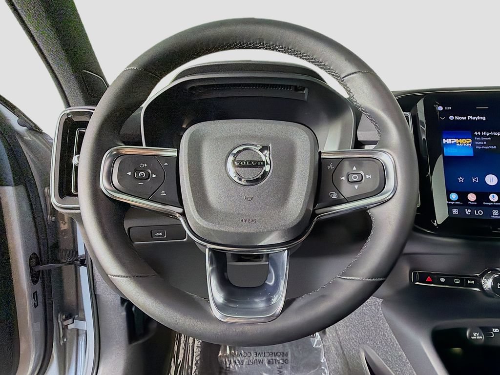 Used 2023 Volvo XC40 Recharge Ultimate w/ Protection Package Premier AWD/4WD image 11
