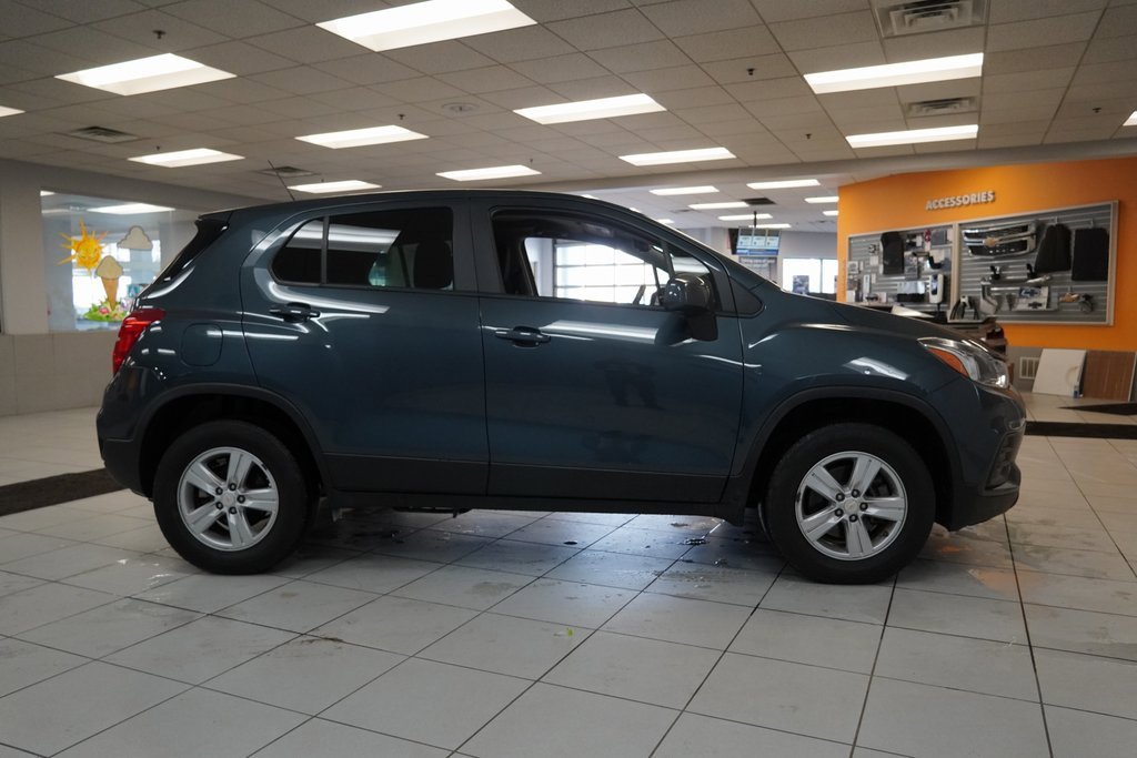Used 2022 Chevrolet Trax LS w/ Tint and Cruise Package image 14