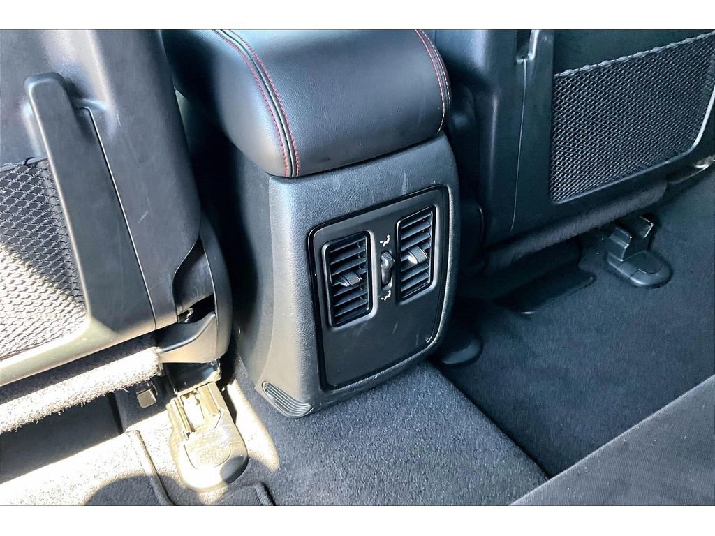 Certified 2025 Dodge Durango GT image 32