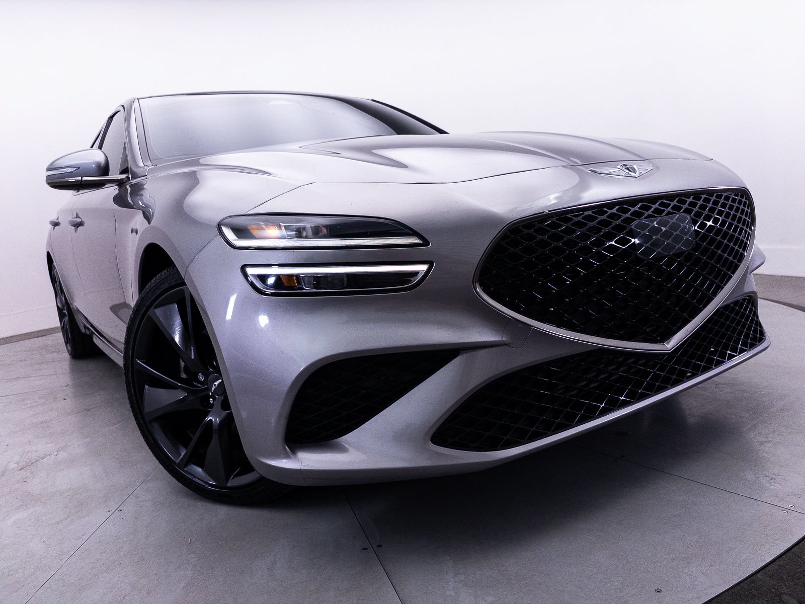 Used 2023 Genesis G70 2.0T w/ Sport Prestige Package RWD image 4