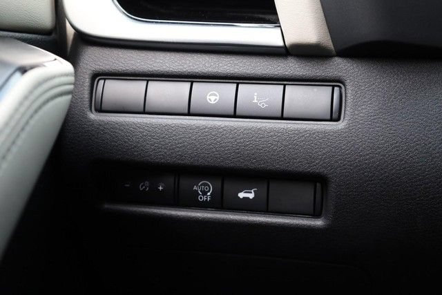 Certified 2025 Nissan Rogue SL w/ Tech Package FWD image 22