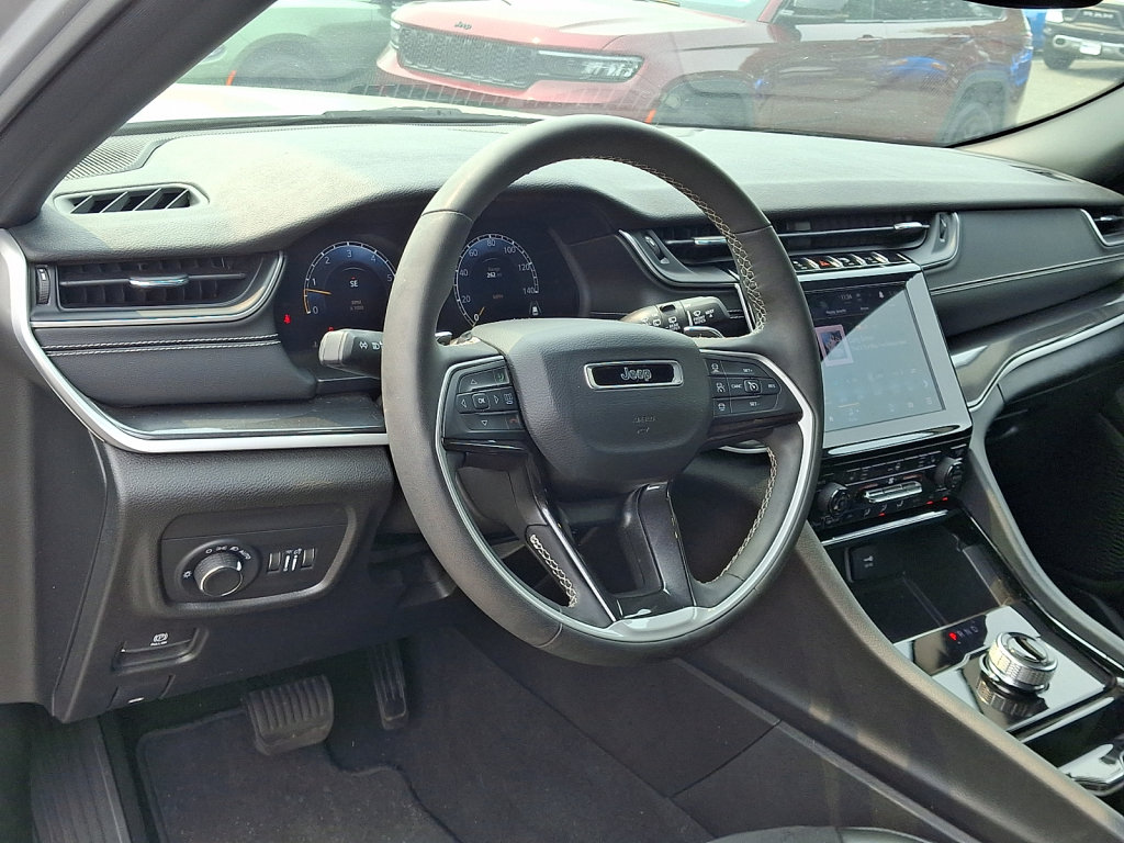 Certified 2023 Jeep Grand Cherokee Altitude AWD/4WD image 25