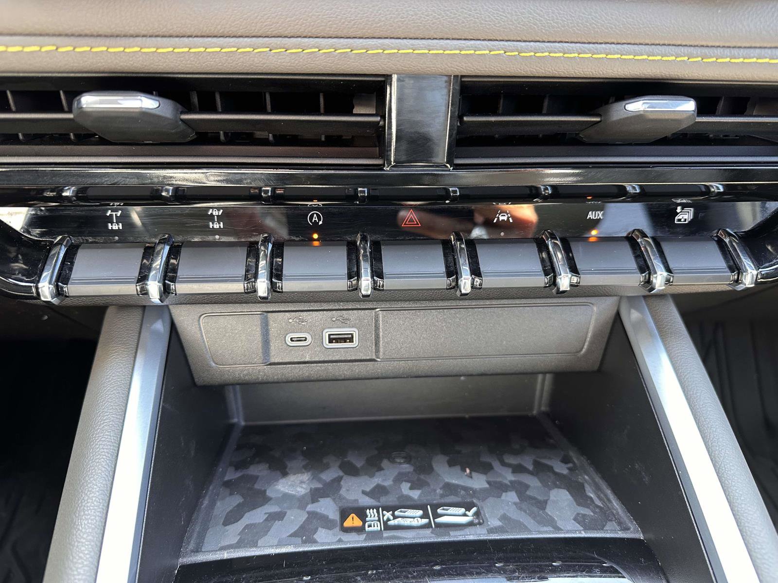 Used 2023 Chevrolet Colorado ZR2 w/ ZR2 Convenience Package III AWD/4WD image 28