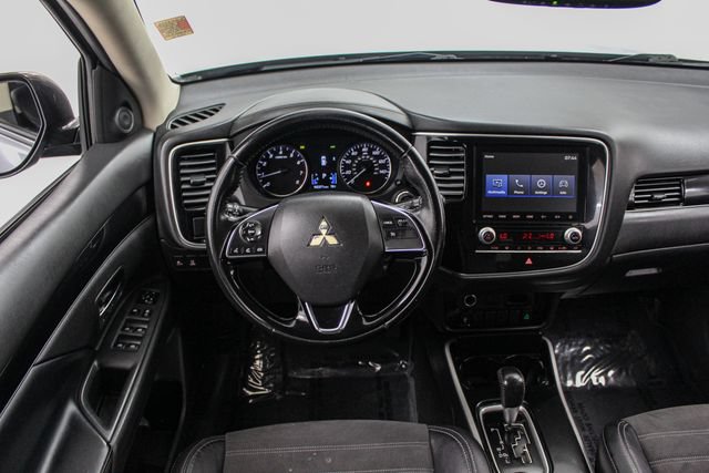 Used 2020 Mitsubishi Outlander SE FWD image 24