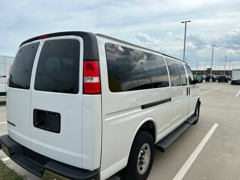 Used 2025 Chevrolet Express 3500 LT w/ LT Preferred Equipment Group RWD image 2