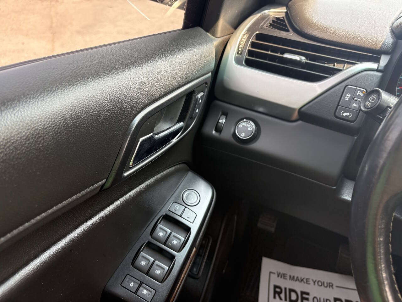 Used 2020 Chevrolet Suburban LT RWD image 26