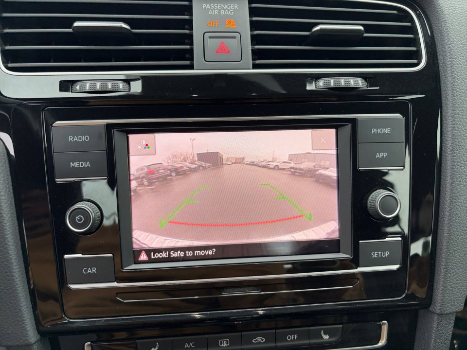 Used 2019 Volkswagen GTI SE FWD image 19