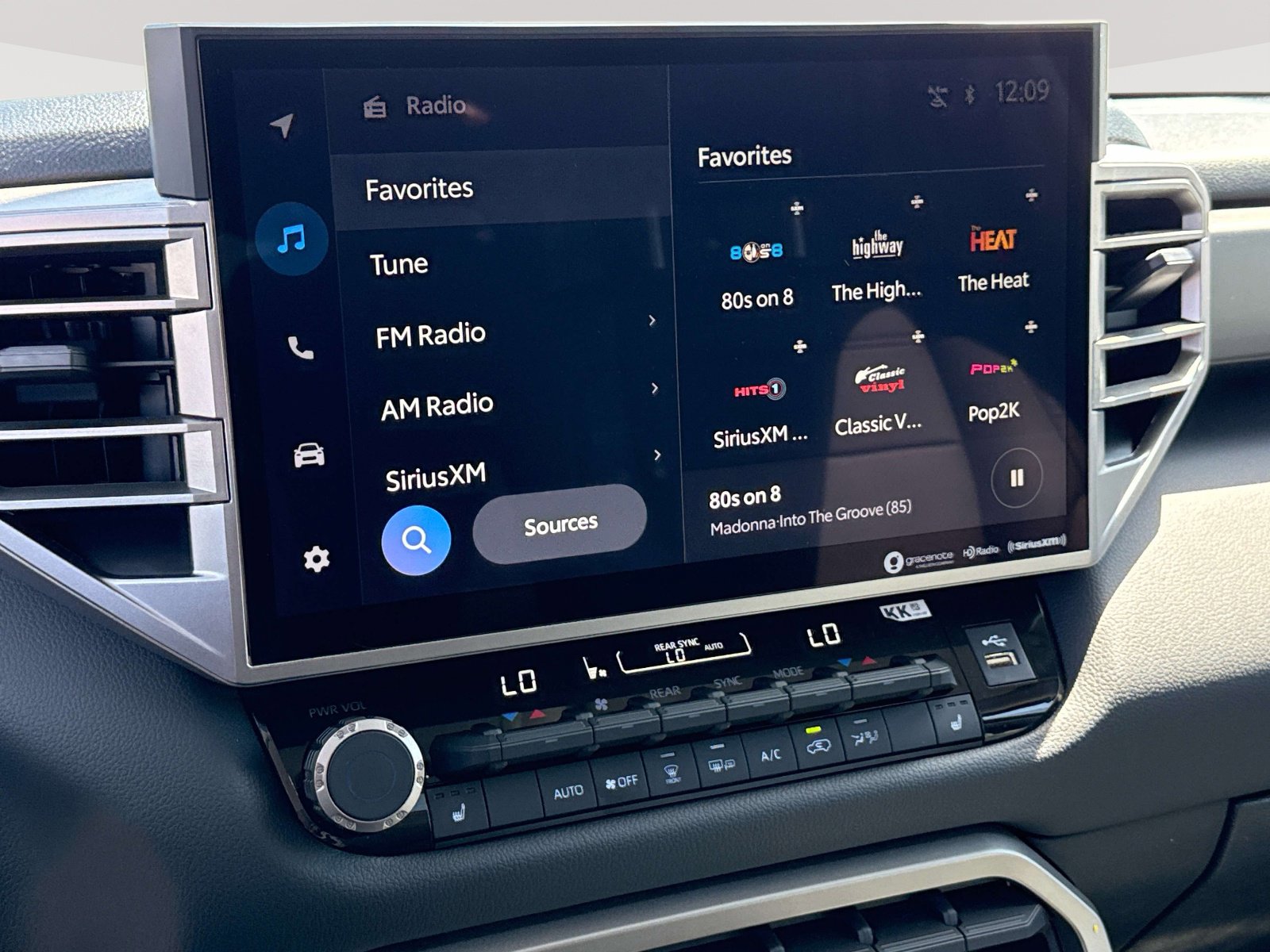 Used 2024 Toyota Sequoia SR5 w/ SR5 Premium Package AWD/4WD image 11