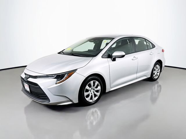 Used 2023 Toyota Corolla LE FWD image 2