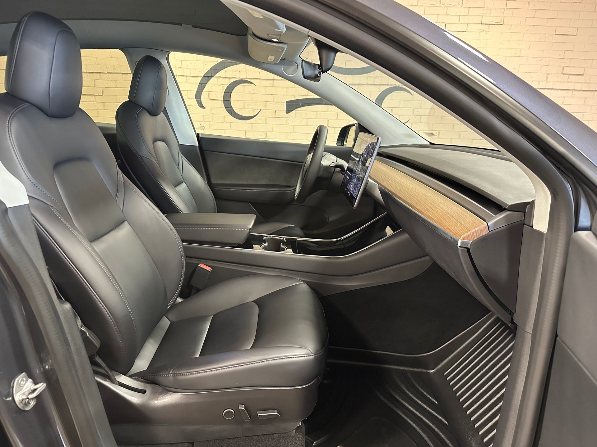 Used 2021 Tesla Model Y Long Range image 20